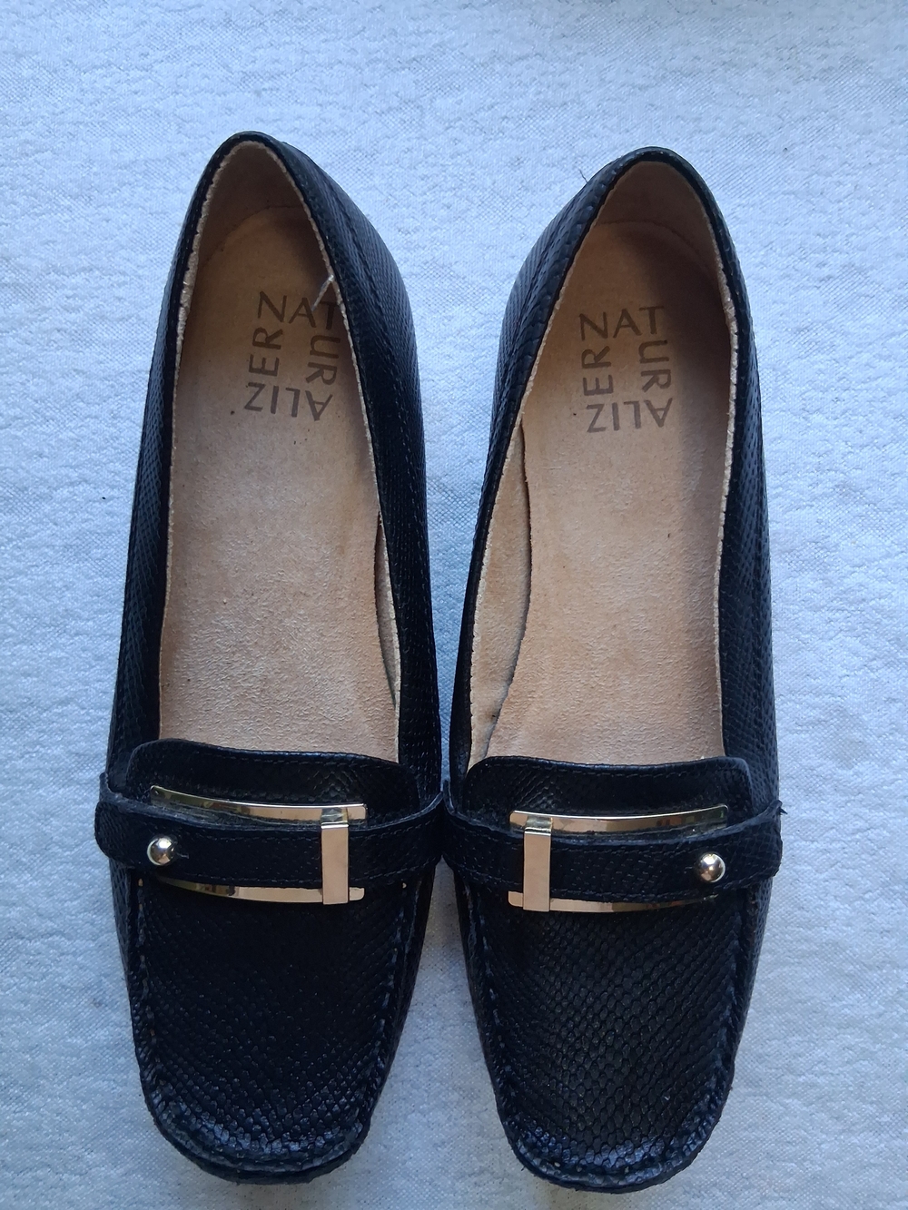 Naturalizer Black Moccasin Loafers with Gold Accent Size 7